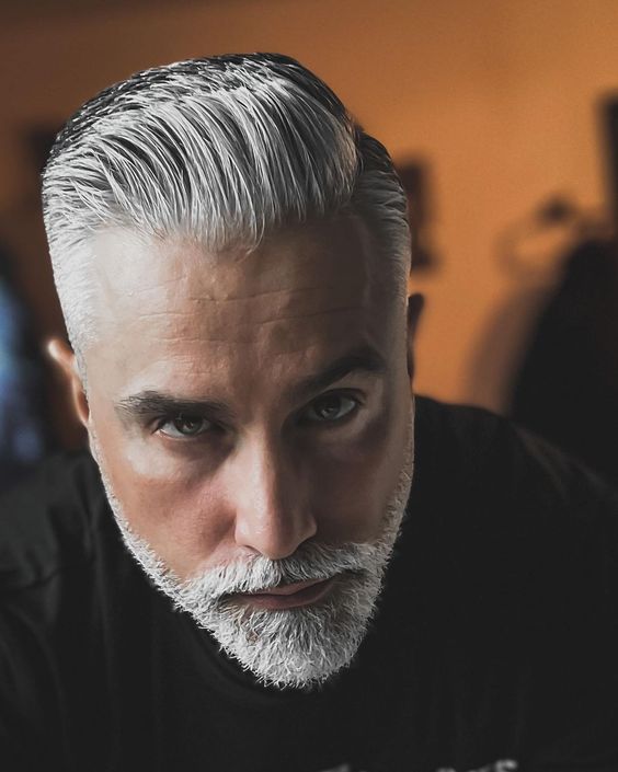 Silver Fox Style: A Guide to Men's Grey Hairstyles and Fashion