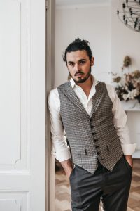 Summer Wedding Outfits for Men: Styles, Suits & Fashion Tips